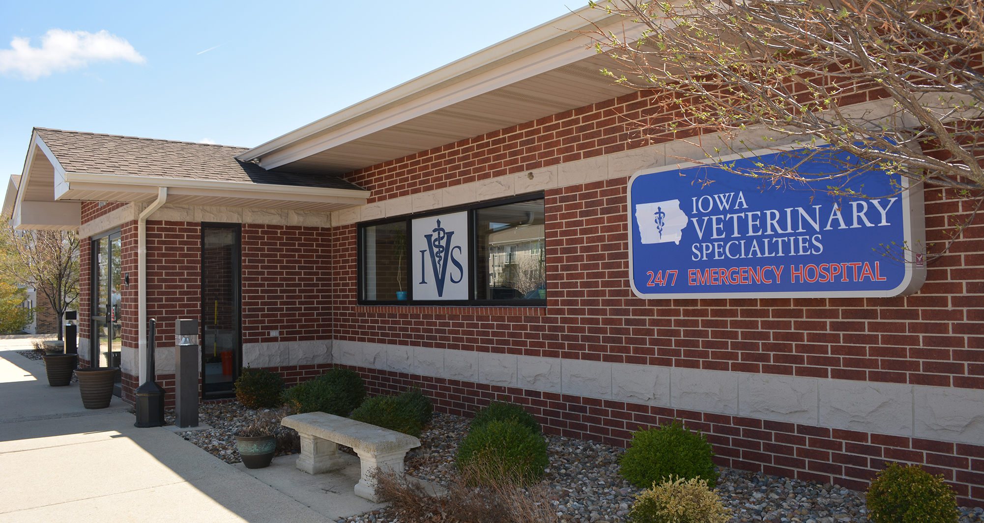 Iowa Veterinary Specialties building exterior